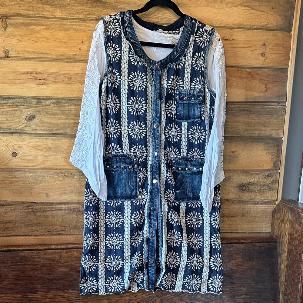 Adore Blue and White Floral